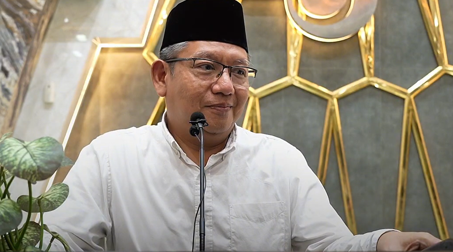 Otoritas Algoritma vs Sanad Keilmuan: Prof. Fathul Wahid Ingatkan Bahaya “Akal Imitasi” dalam Beragama